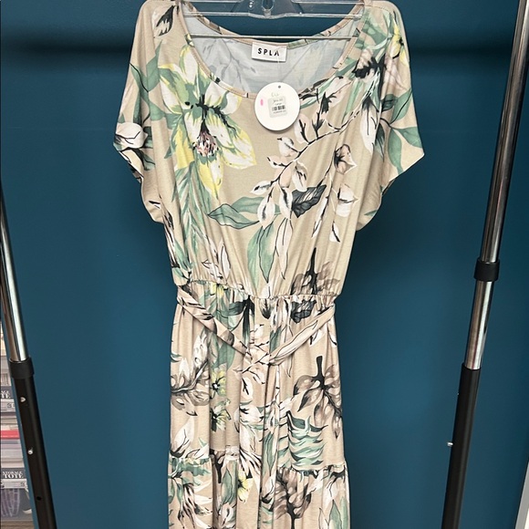 BRAND NEW Floral Print Dress - Green and Cream Large - Picture 1 of 3
